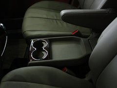 2011款 2.3 自动 尊贵版 7座