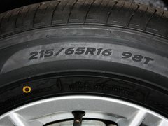 2011款 2.3 自动 尊贵版 7座