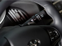 2011款 3.8L 自动 旗舰版