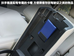 2011款 3.5L 自动 精锐天窗版 5座