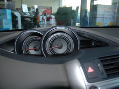 2011款 2.0L CVT 至尊导航版 7座