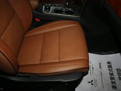 2011款 5.7L 自动 旗舰导航版 5座
