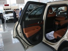 2011款 5.7L 自动 旗舰导航版 5座