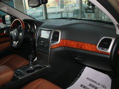 2011款 5.7L 自动 旗舰导航版 5座