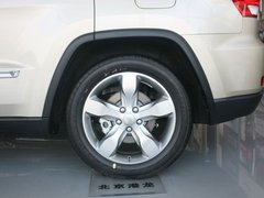 2011款 5.7L 自动 旗舰导航版 5座