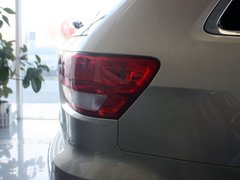 2011款 5.7L 自动 旗舰导航版 5座