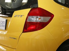 2011款 1.3L 手动 舒适型