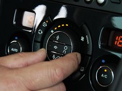 2011款 1.6T 自动 豪华型 5座