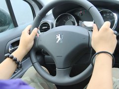 2011款 1.6T 自动 豪华型 5座