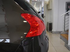 2011款 1.6T 自动 豪华型 5座