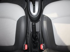 2011款 1.0L SX 自动 标准型
