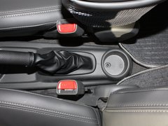 2011款 1.0L SX 自动 标准型
