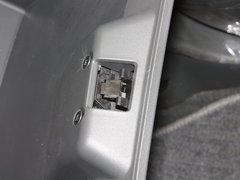2011款 1.0L SX 自动 标准型