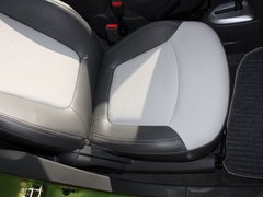 2011款 1.0L SX 自动 标准型