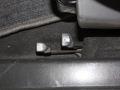 2011款 1.0L SX 自动 标准型