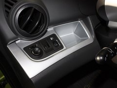 2011款 1.0L SX 自动 标准型