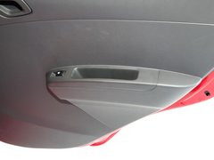 2011款 1.0L SX 自动 标准型