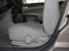 2011款 1.6L 手动 三厢豪华型