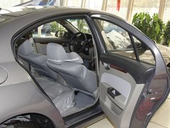 2011款 1.6L 手动 三厢豪华型