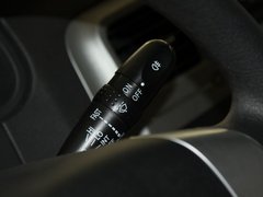 2011款 1.6L 手动 三厢豪华型