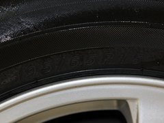 2011款 1.6L 手动 三厢豪华型