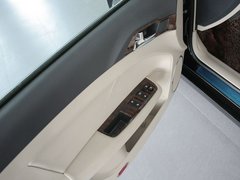 2011款 2.0L 自动 豪华版