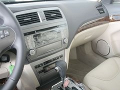 2011款 2.0L 自动 豪华版