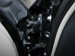 2011款 2.0L 自动 豪华版