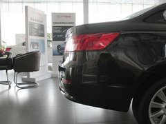 2011款 2.0L 自动 豪华版