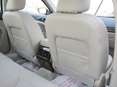 2011款 2.0L 自动 尊贵型