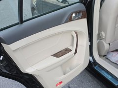 2011款 2.0L 自动 尊贵型