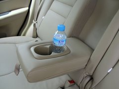 2011款 2.0T 手动 柴油两驱都市型 5座