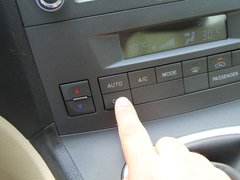 2011款 2.0T 手动 柴油两驱都市型 5座