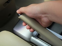 2011款 2.0T 手动 柴油两驱都市型 5座