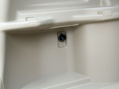 2011款 2.0T 手动 柴油两驱都市型 5座