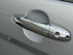 2011款 2.0T 手动 柴油两驱都市型 5座