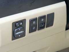 2011款 2.0T 手动 柴油两驱都市型 5座