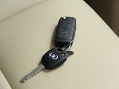 2011款 2.0T 手动 柴油两驱都市型 5座