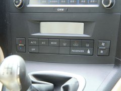 2011款 2.0T 手动 柴油两驱都市型 5座