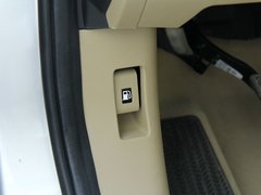 2011款 2.0T 手动 柴油两驱都市型 5座