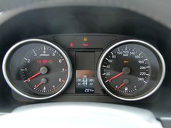 2011款 2.0T 手动 柴油两驱都市型 5座
