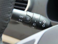 2011款 2.0T 手动 柴油两驱都市型 5座