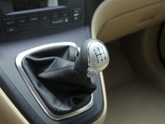 2011款 2.0T 手动 柴油两驱都市型 5座