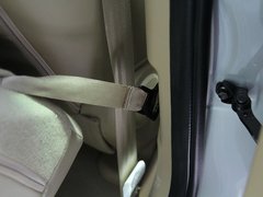 2011款 2.0T 手动 柴油两驱都市型 5座
