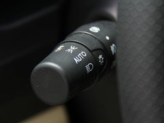 2011款 2.0T 手动 柴油两驱都市型 5座