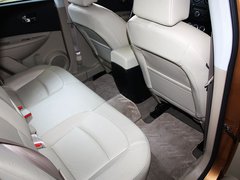 2011款 2.0L CVT XV 龙 4WD 5座
