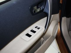 2011款 2.0L CVT XV 龙 4WD 5座