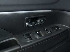 2011款 2.0L CVT 两驱 炫动版5座