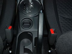 2011款 2.0L CVT 两驱 炫动版5座