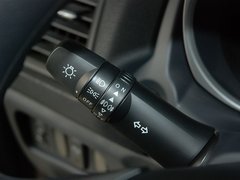 2011款 2.0L CVT 两驱 炫动版5座